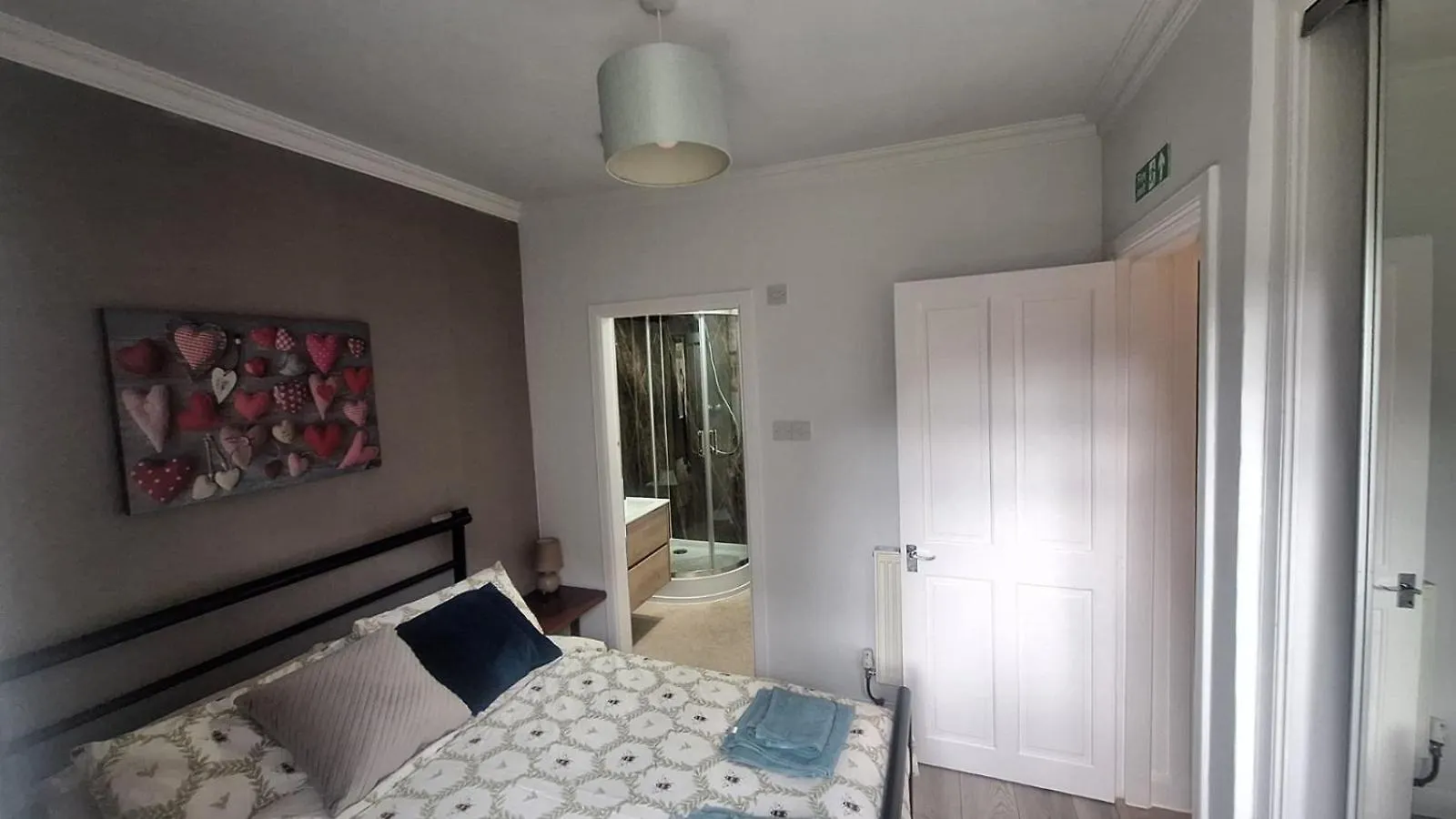 Modern 2 Bedroom And 2 Bath Apartment Aberdeen