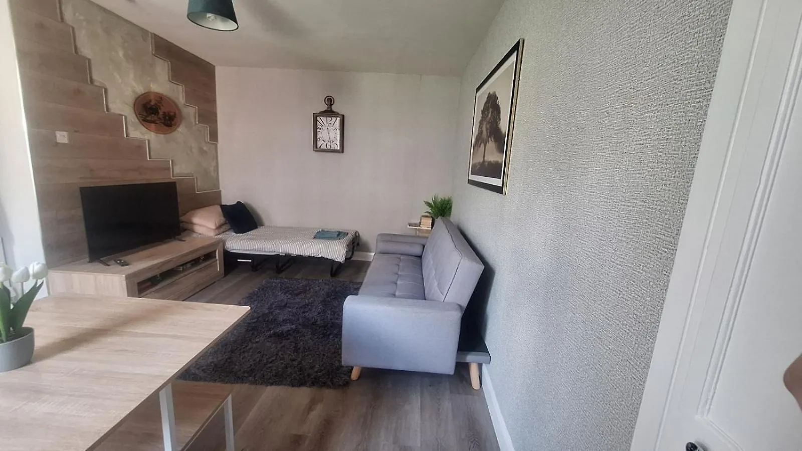 Modern 2 Bedroom And 2 Bath Apartment Aberdeen